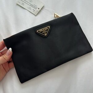 Clutch bag with zipper